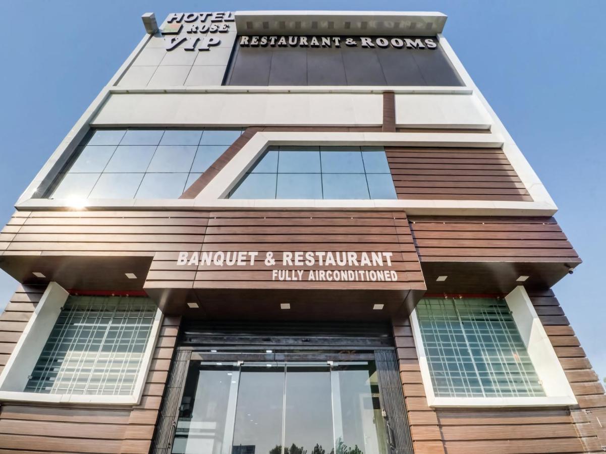 Oyo Flagship 83121 Hotel Rose Vip Sahāranpur Eksteriør bilde