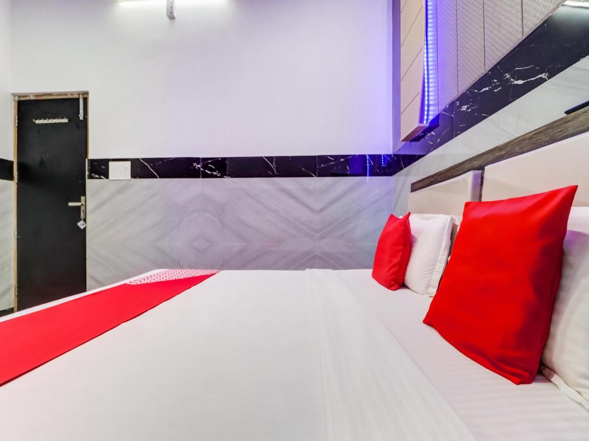 Oyo Flagship 83121 Hotel Rose Vip Sahāranpur Eksteriør bilde