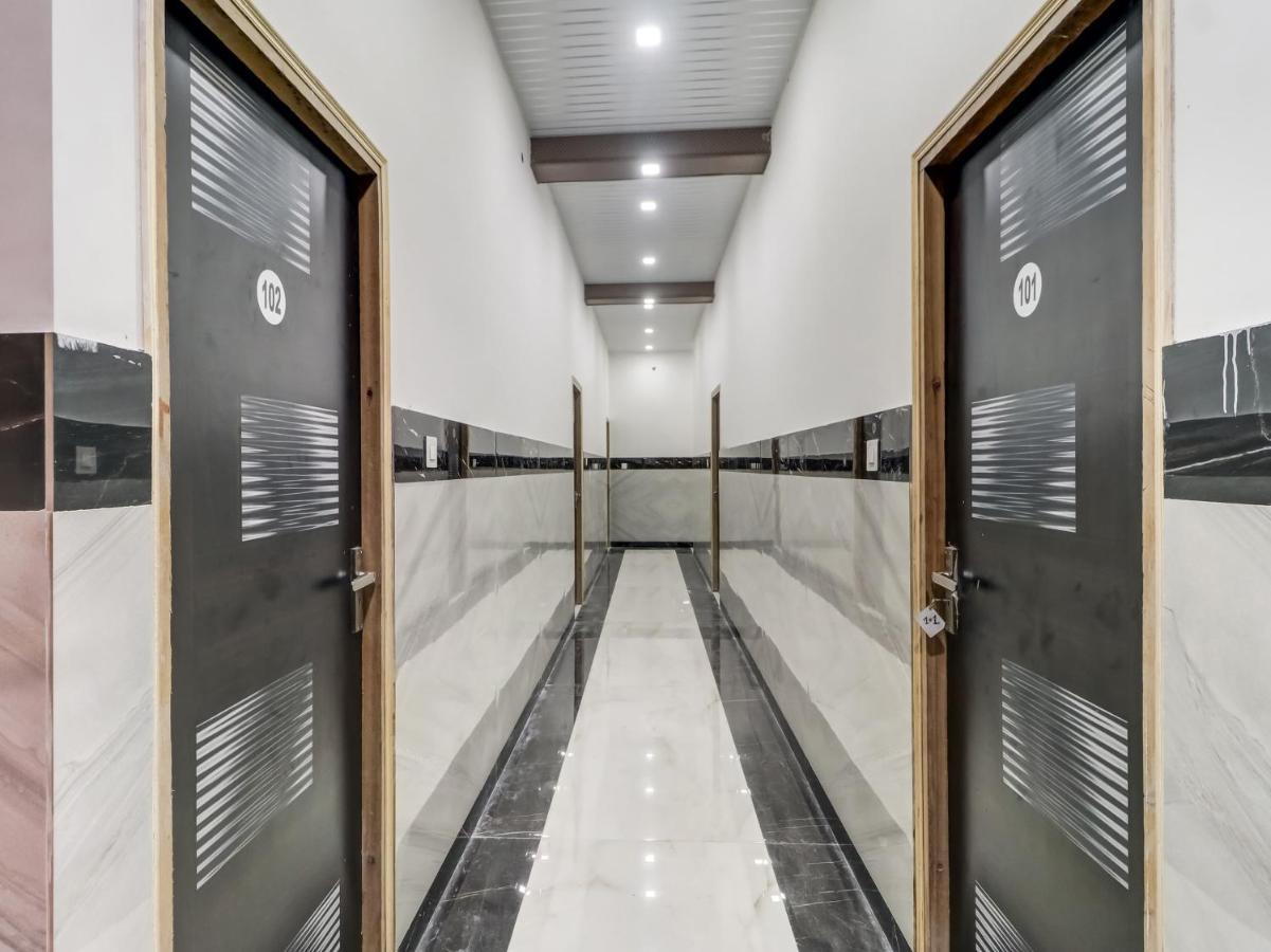 Oyo Flagship 83121 Hotel Rose Vip Sahāranpur Eksteriør bilde