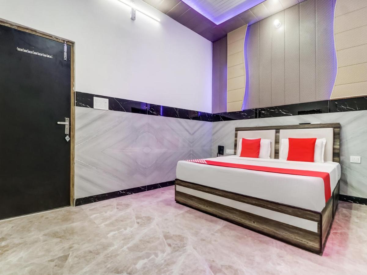 Oyo Flagship 83121 Hotel Rose Vip Sahāranpur Eksteriør bilde